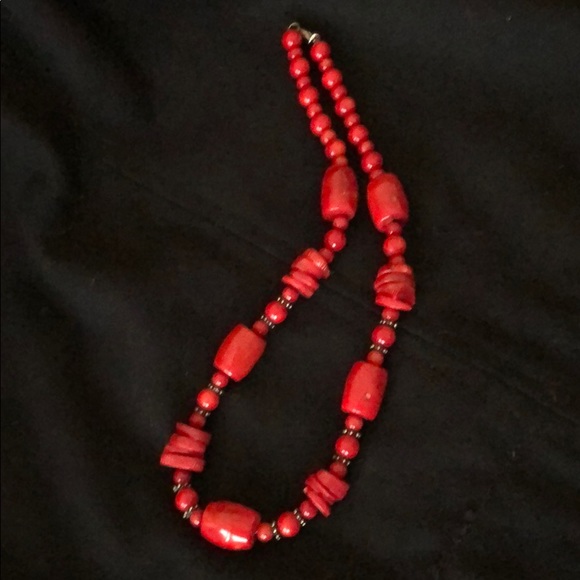 Red Beaded necklace - Picture 6 of 6